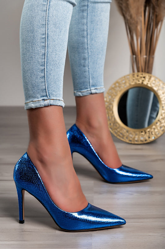 High-heeled shoes with snakeskin print, blue
