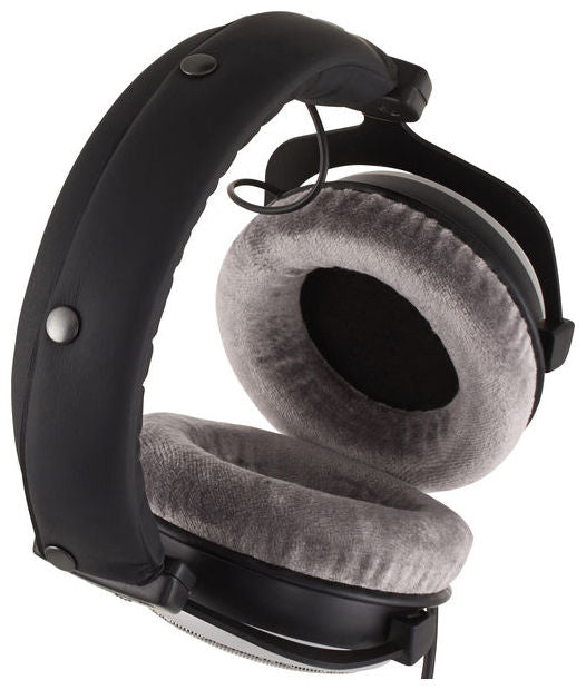 Beyerdynamic DT 880 PRO headphones
