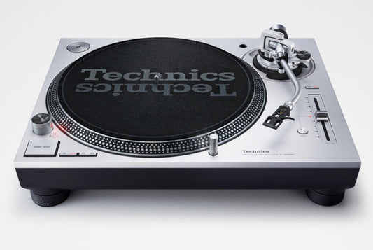 Technics SL-1200 MK7 Turntable