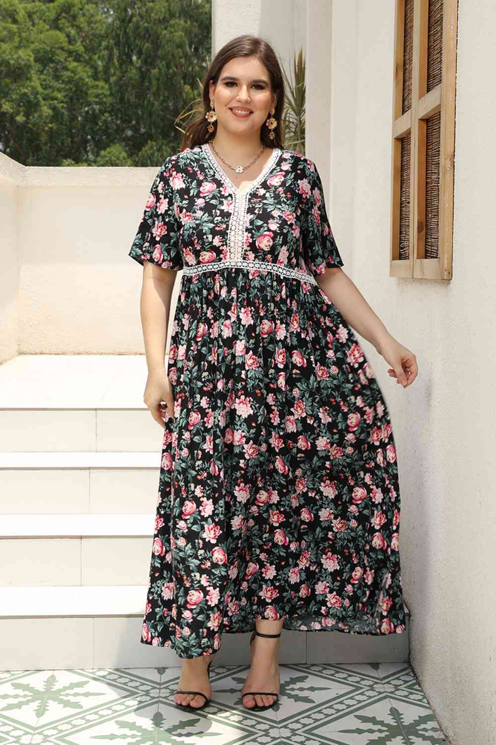 Plus Size Floral V-Neck Maxi Dress