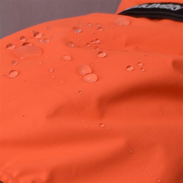 Waterproof dog clothing: Jackets, jackets with hoodies, sweaters, Harnes and coats. Raee Industries