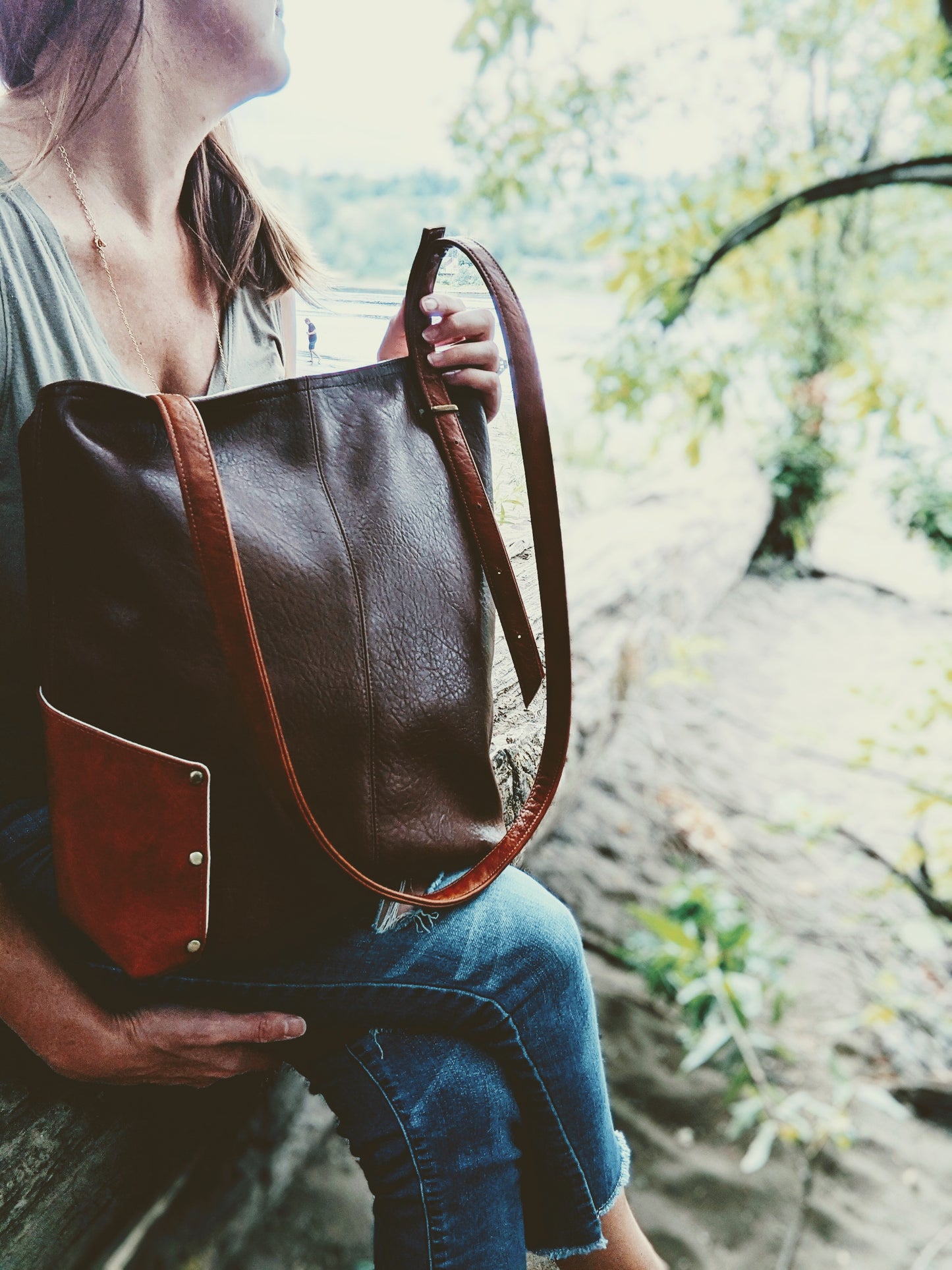 OVERCOMER tote bag | CHESTNUT