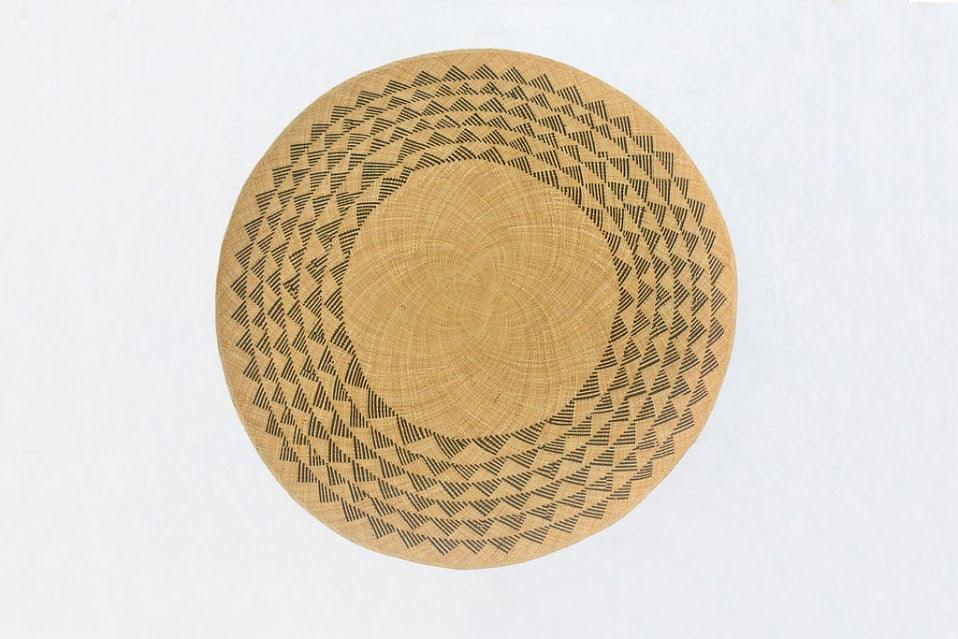 Black Triangle Mat | 4' Round | Natural Base - Raee-Industries