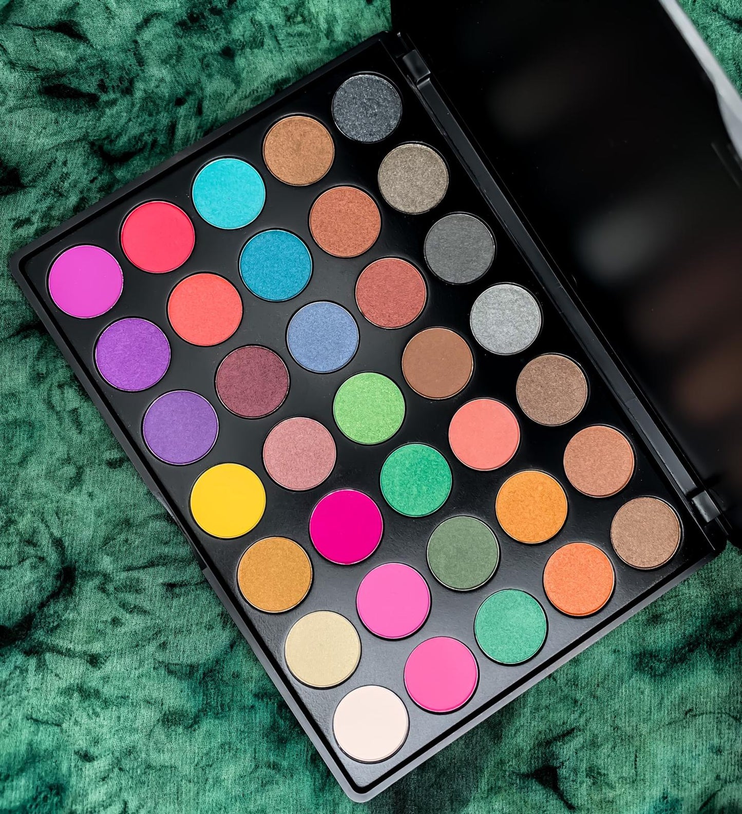 Amazona High Pigment Eyeshadow Palette