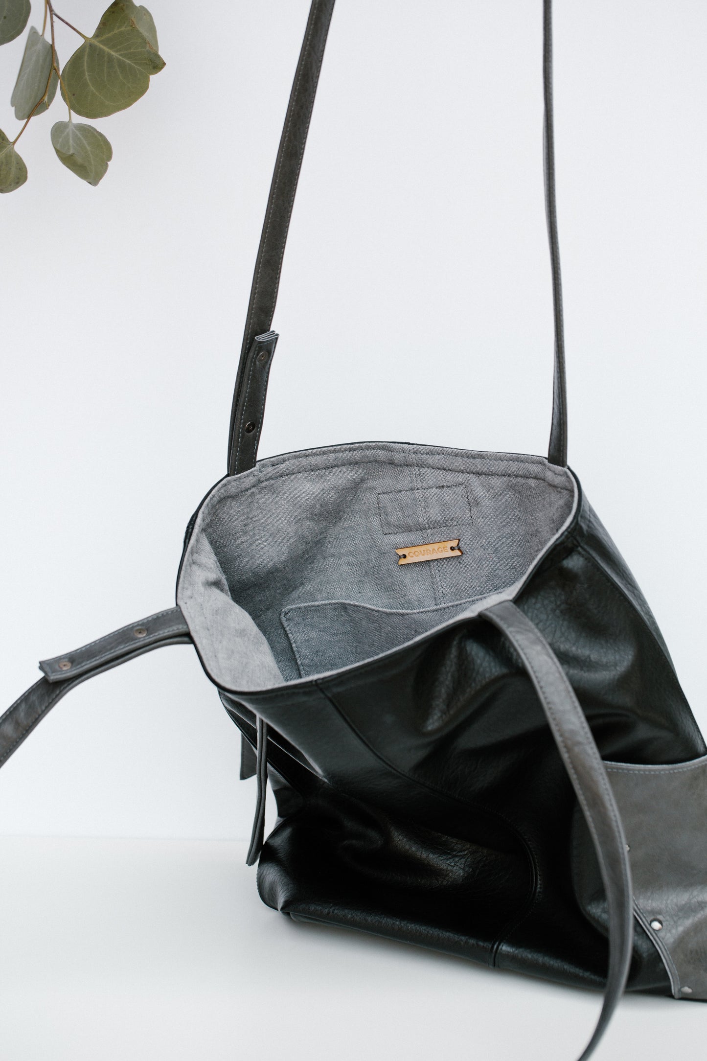 OVERCOMER tote bag | ONYX