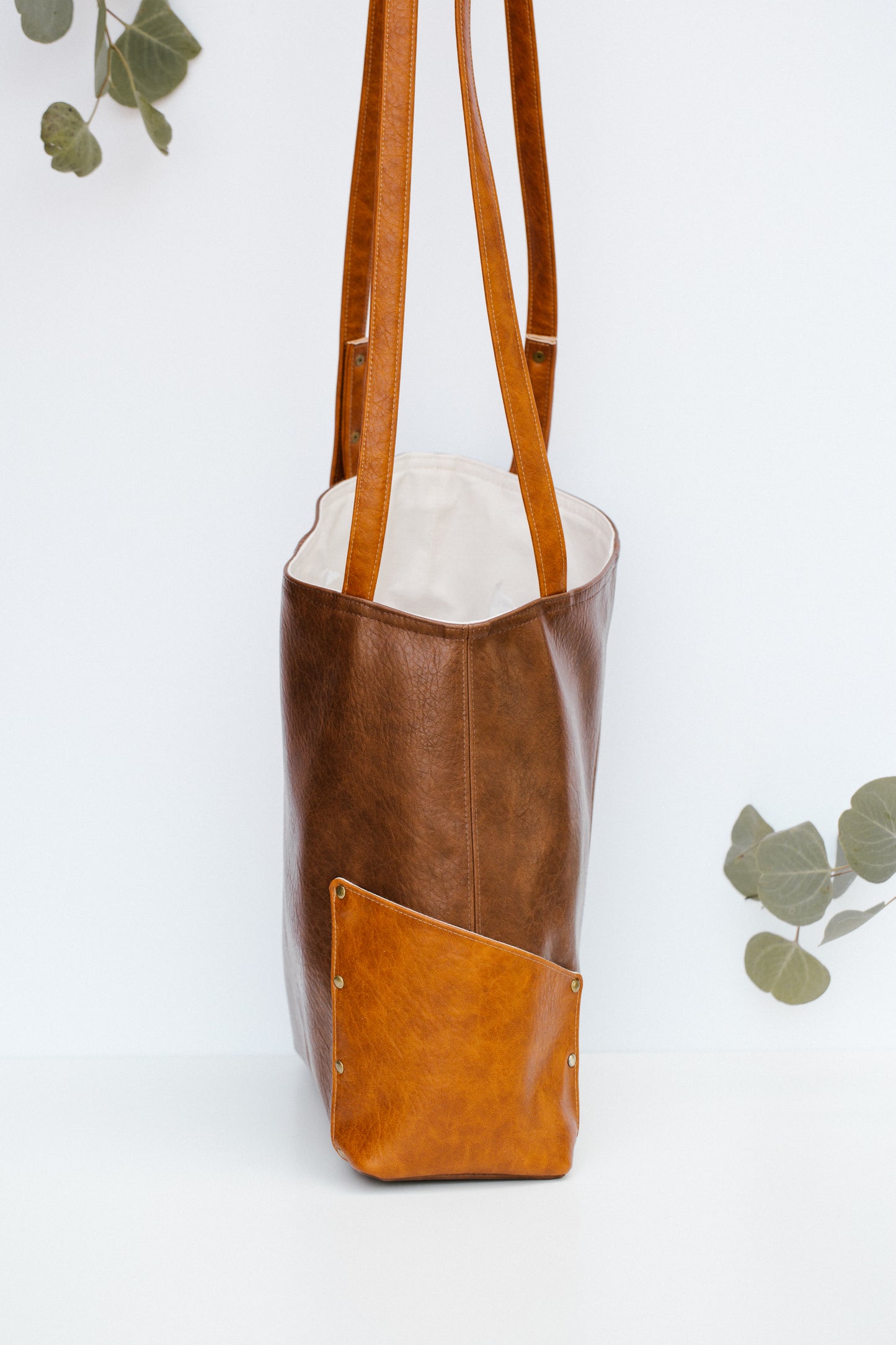 OVERCOMER tote bag | CHESTNUT